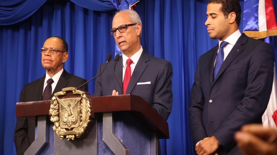 Escándalo se lleva director CEA y designan nuevo gobernador SPM
Ambiente en San Pedro... Vega