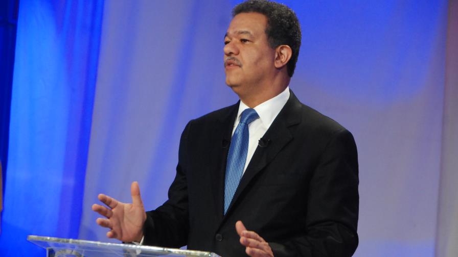 Desmienten rumor de accidente aéreo en el que viajaba Leonel Fernández