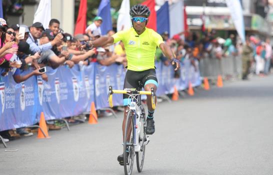 Sánchez gana etapa Constanza; se perfila como ganador Vuelta Independencia