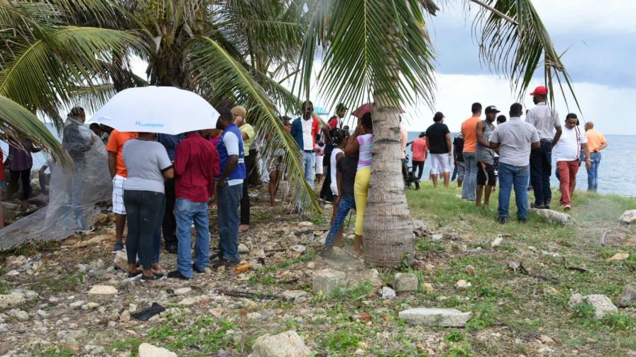 Bomberos buscan en mar Caribe mujer desaparecida desde el viernes