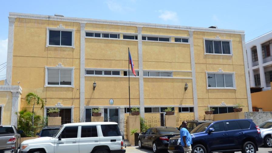 Embajada de Haití abrirá libro de condolencias por muerte del expresidente René Préval