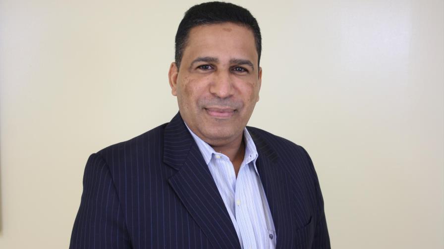 Especialista del hospital Ney Arias Lora revela nueva técnica quirúrgica para adelgazar Especialista del hospital Ney Arias Lora revela nueva técnica quirúrgica para adelgazar