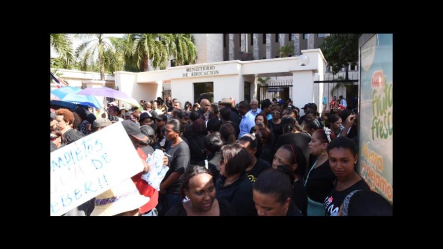 La ADP, dividida por aumento de salarios