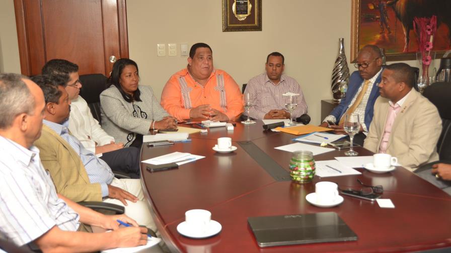 Lajun permitirá auditores de los ayuntamientos entren a Duquesa