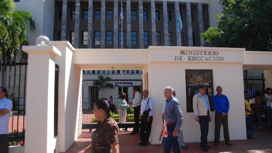 El Minerd y Educa critican a profesores por disputa salario El Minerd y Educa critican a profesores por disputa salario