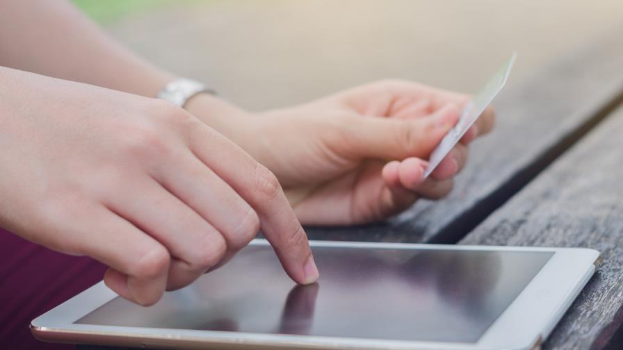 Fundeú Guzmán Ariza recomienda usar  palabra tableta por anglicismo tablet