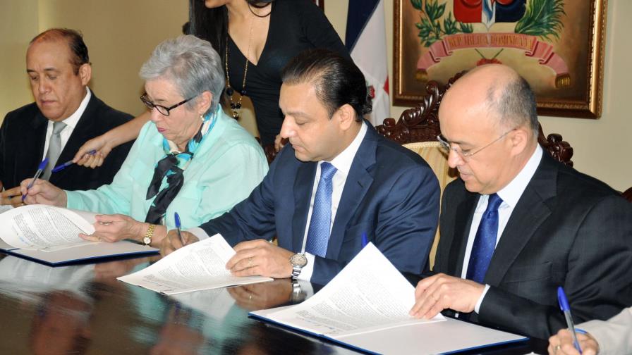 Firman acuerdo para convertir a Santiago en “municipio saludable”