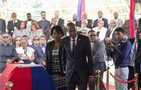 Los haitianos dan su último adiós al expresidente René Preval