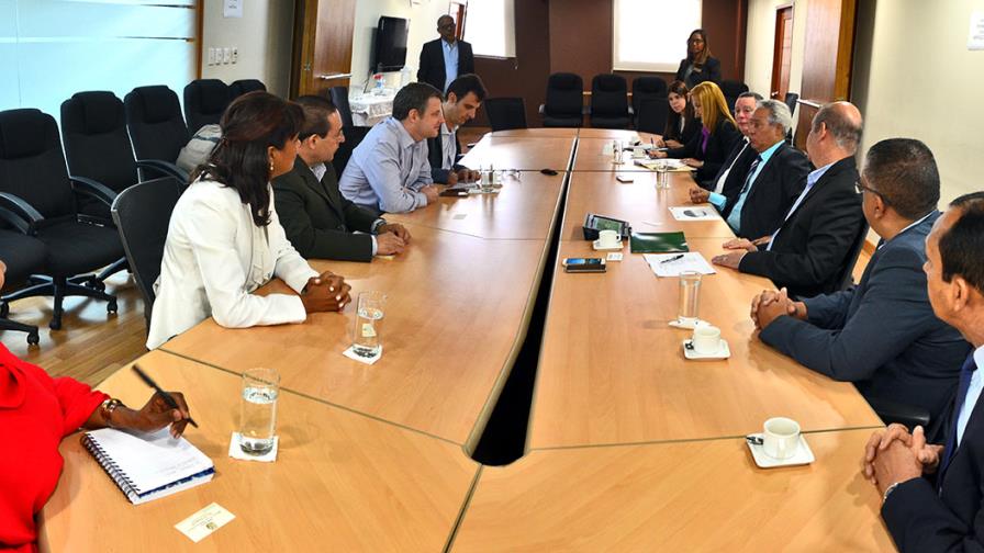 Ministerio de Economía y el Banco Mundial evaluarán desarrollo en seis municipios del país