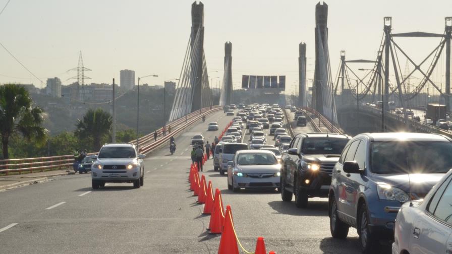 AMET pone en marcha prueba con conos para agilizar tránsito desde Santo Domingo Este al Distrito Nacional