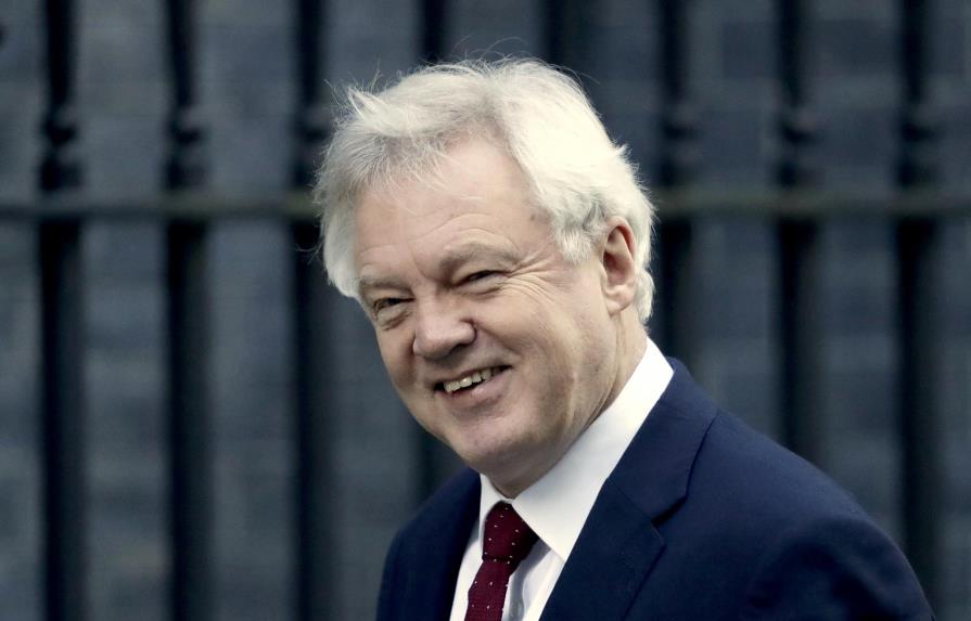 Ministro británico pide a legisladores que no demoren el Brexit 