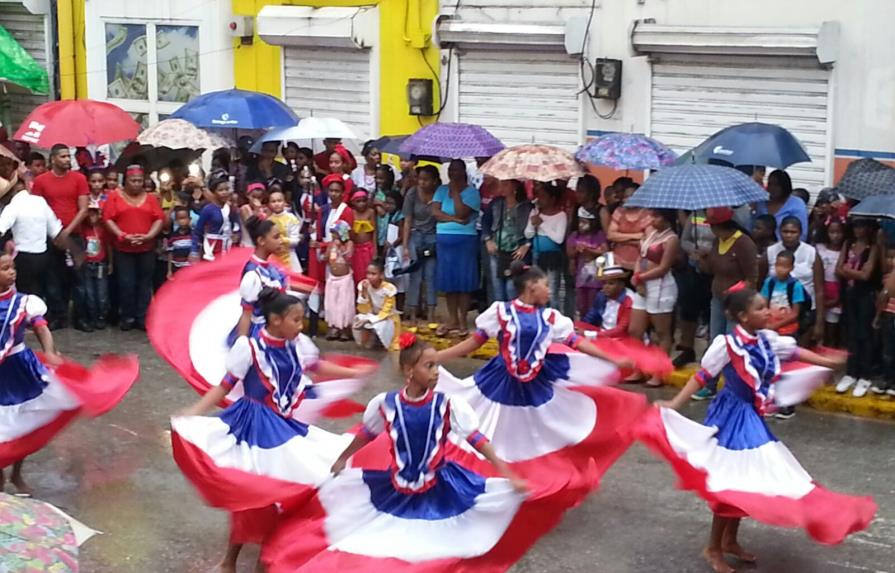 Hato Mayor celebra su desfile de carnaval 