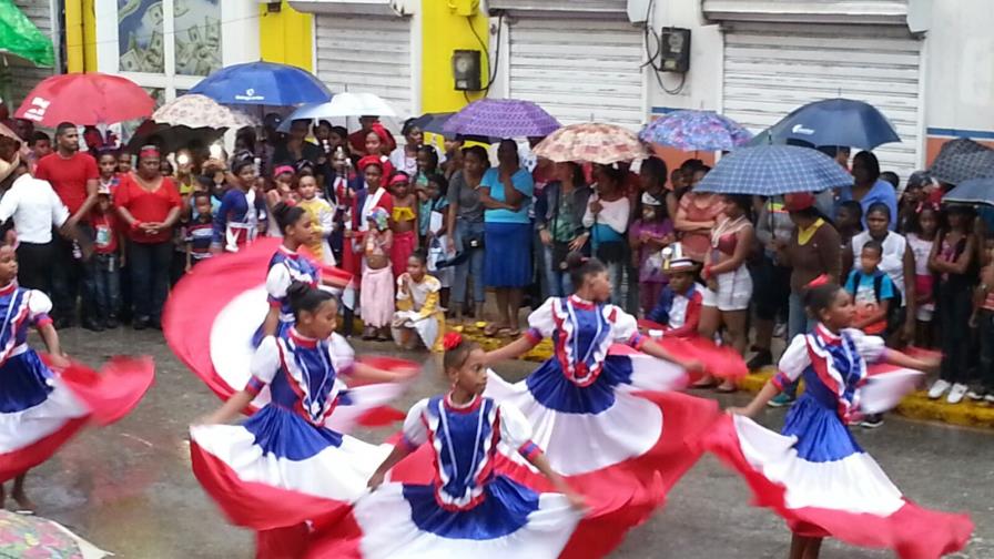 Hato Mayor celebra su desfile de carnaval 