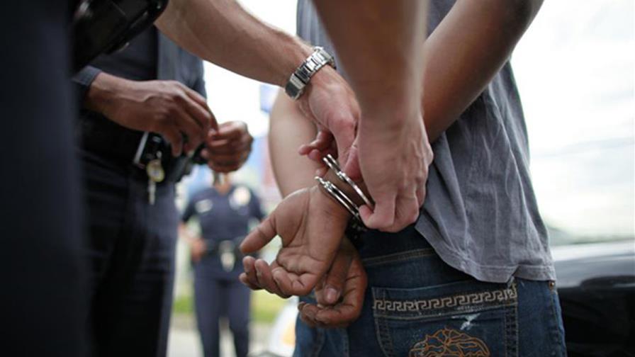 Apresan a dos hombres por porte ilegal de armas de fuego