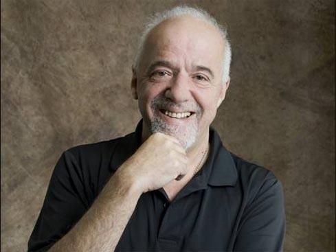 Paulo Coelho asegura que relee “el Alquimista” con regularidad