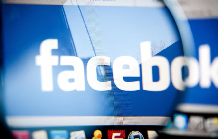 Facebook prohíbe usar información para “espionaje” 