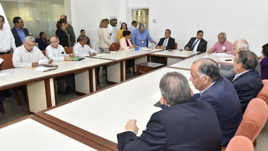 Posponen dos semanas reunión del Comité Nacional de Salarios