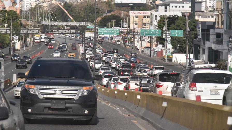 En su segundo día, los conos de AMET sobre el puente Juan Bosch crearon caos en el tránsito