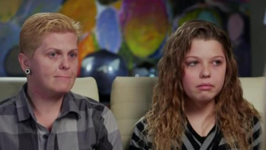 Madre e hijo se convierten en padre e hija Madre e hijo se convierten en padre e hija