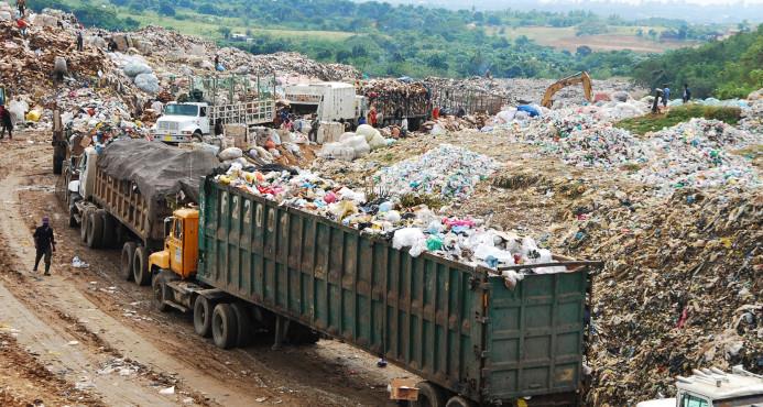 Ayuntamientos del Gran Santo Domingo tienen problemas financieros para pagar tarifas de vertidos de basura