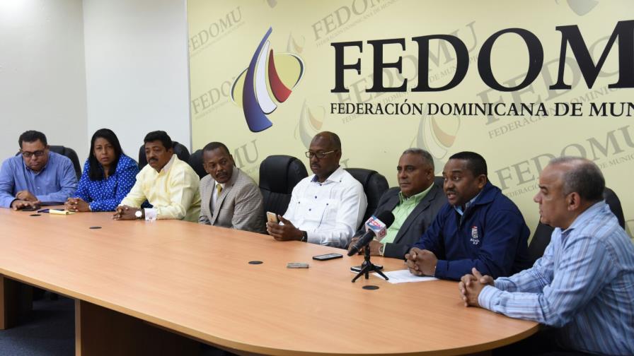 Alcaldes del Gran Santo Domingo solicitan a Medio Ambiente que asuma control de Duquesa