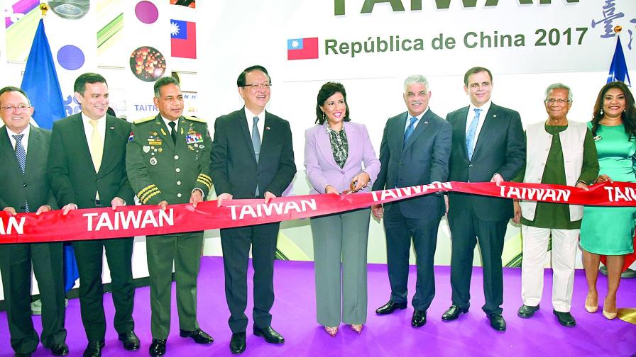 Cámara de Comercio inaugura segunda exposición del HUB de Santo Domingo