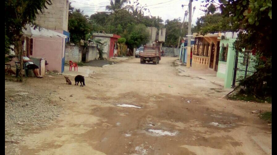 Alcalde de Los Alcarrizos pide paciencia a barrio San Miguel