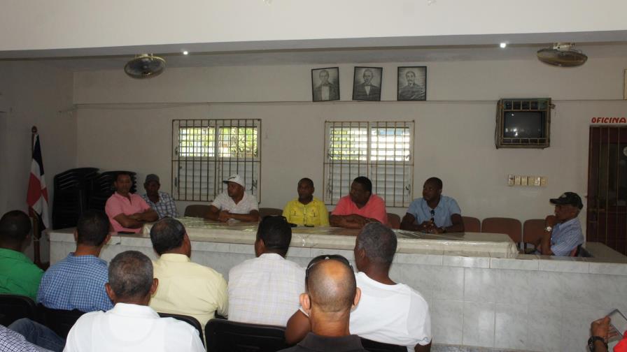 Camioneros de Boca Chica reclaman al gobierno más de RD$6 mil millones 