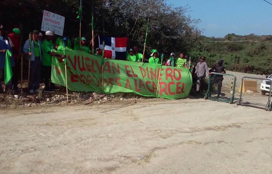 Movimiento Llama Verde protesta en Punta Catalina contra la impunidad