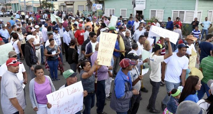 Agricultores de Valle Nuevo desafían a autoridades y piden la libertad de cinco detenidos