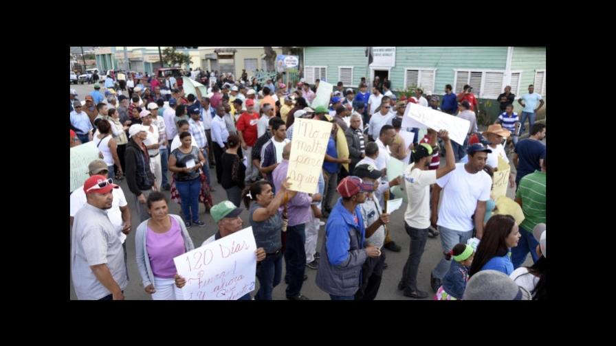 Agricultores de Valle Nuevo desafían a autoridades y piden la libertad de cinco detenidos Agricultores de Valle Nuevo desafían a autoridades y piden la libertad de cinco detenidos