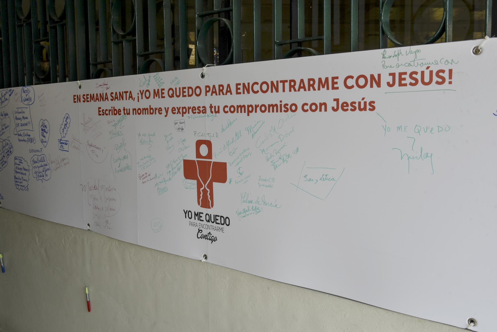 Mural de una actividad de la parroquia para Semana Santa en la que participaba la fallecida.