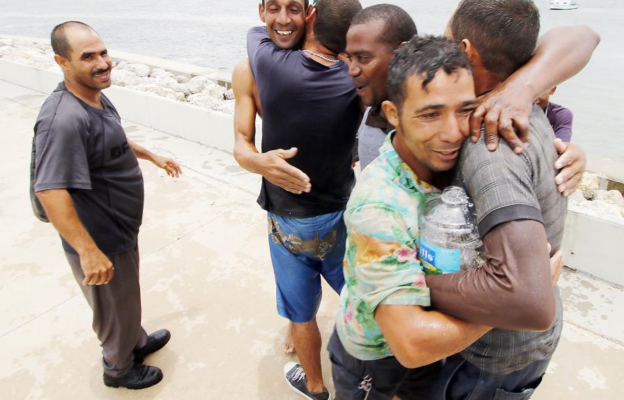 Decenas de cubanos aún intentan llegar por mar a EE.UU.