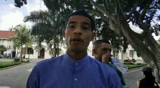 Pastores condenan apresamiento de hombre que predicaba en un parque de Santiago