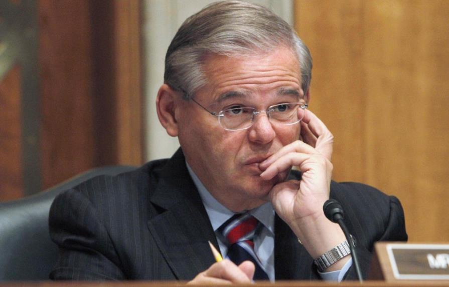 Supremo de EEUU rechaza retirar cargos de corrupción contra senador Menéndez