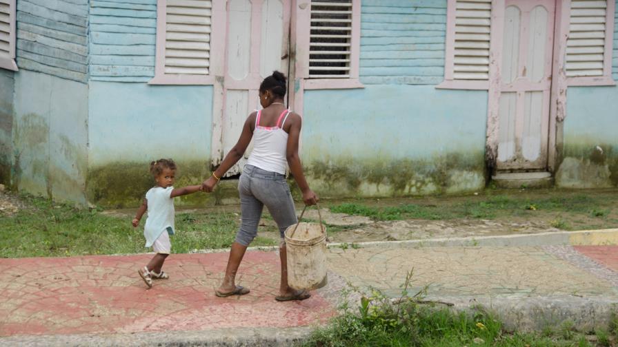 Pobreza y maltrato físico empujan a niñas a “matrimonios forzados” en el sur del país