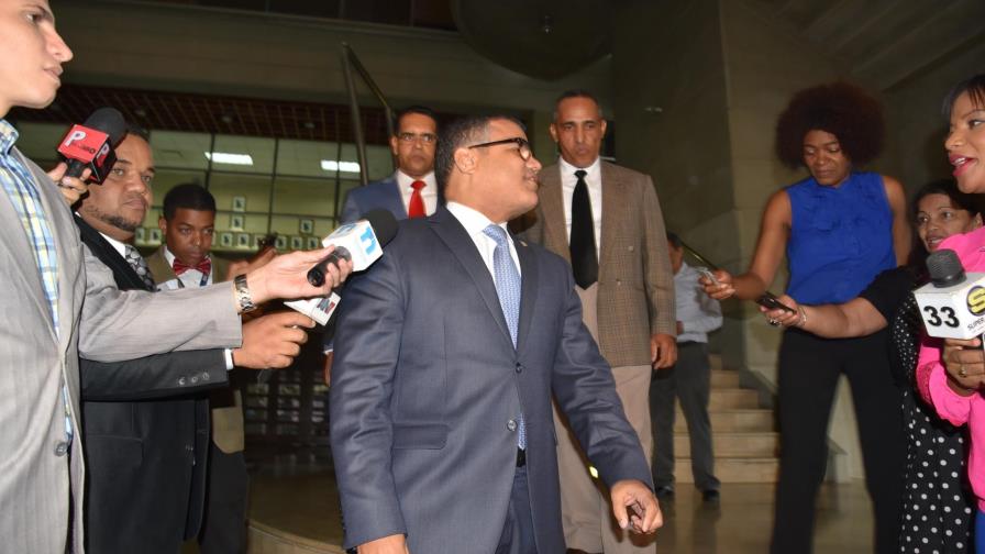 Procurador General dirige sus cañones hacia el Congreso Nacional Procurador General dirige sus cañones hacia el Congreso Nacional