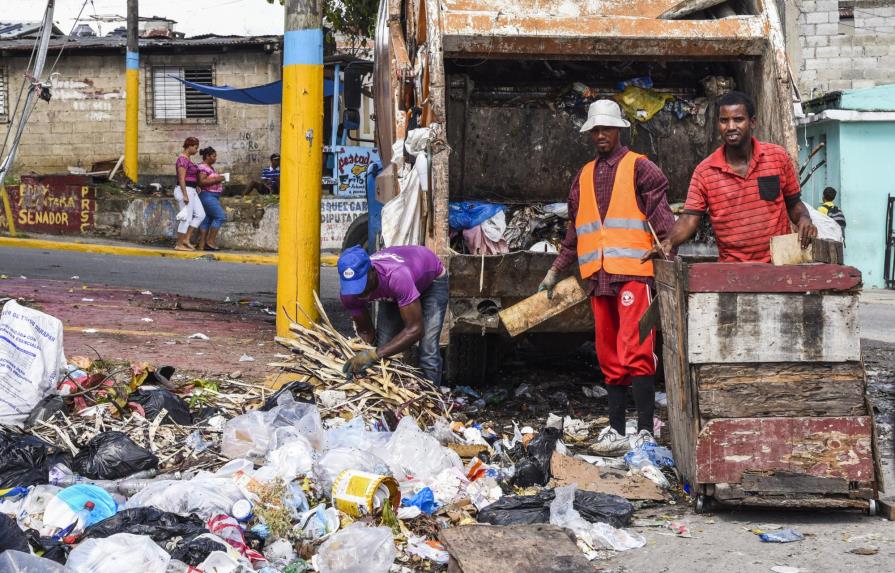 Situación de la basura a punto de salirse del control de cabildos Gran Santo Domingo