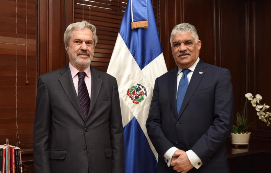 Canciller Vargas se reúne con Secretario General de la OEI, Paulo Speller