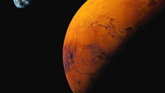 Trump firma ley con fondos para NASA y meta de enviar humanos a Marte en 2030
