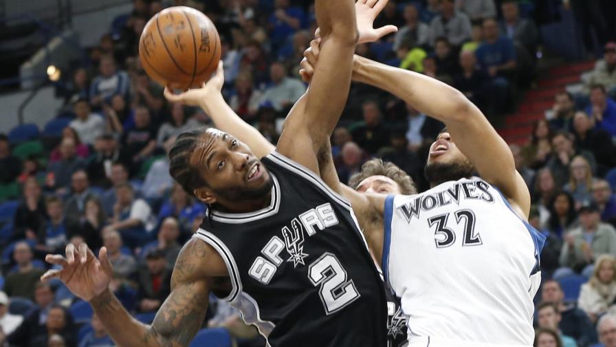 Karl Anthony Towns brilla pero los Wolves pierden de San Antonio