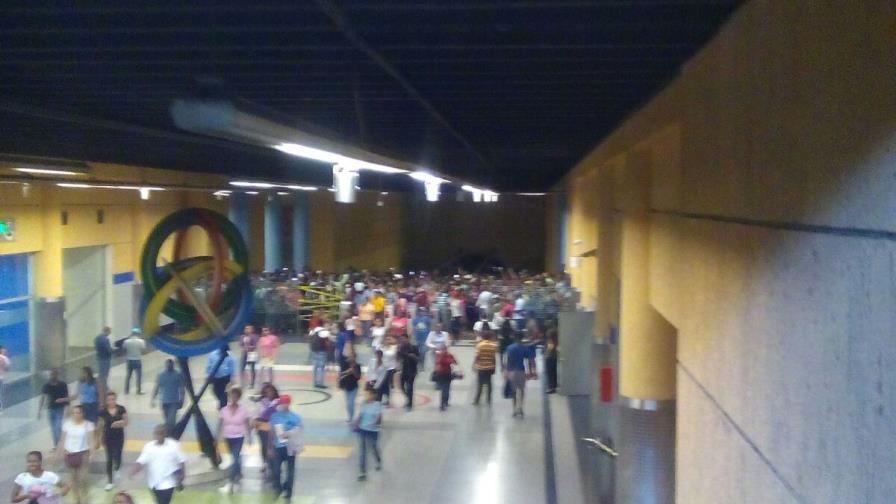 Tramo de la línea 1 del Metro está detenido Tramo de la línea 1 del Metro está detenido