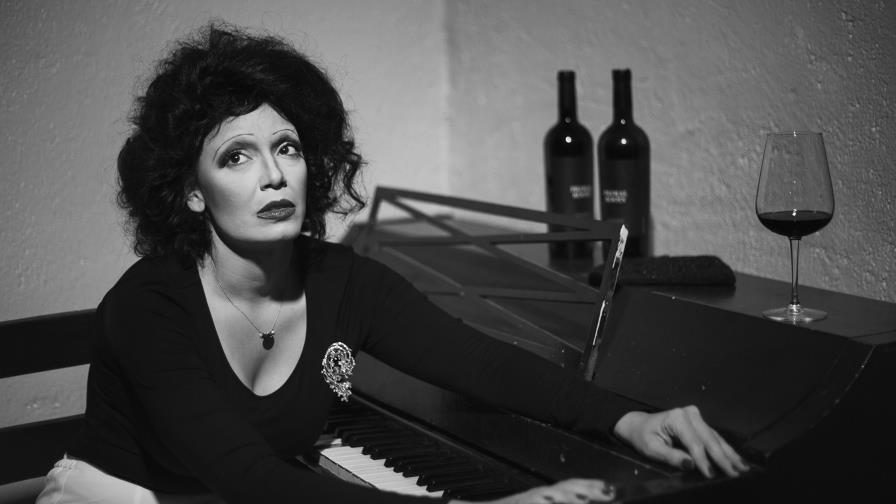 Hony Estrella: “A mi mamá nada le impresiona, y eso me ha retado mucho”