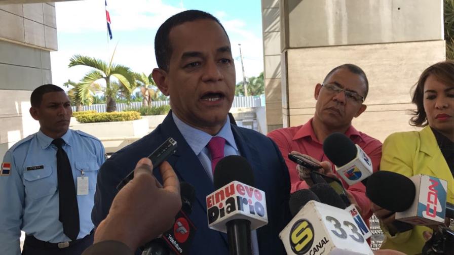 Julio César Valentín explica por qué llegó solo a la Procuraduría