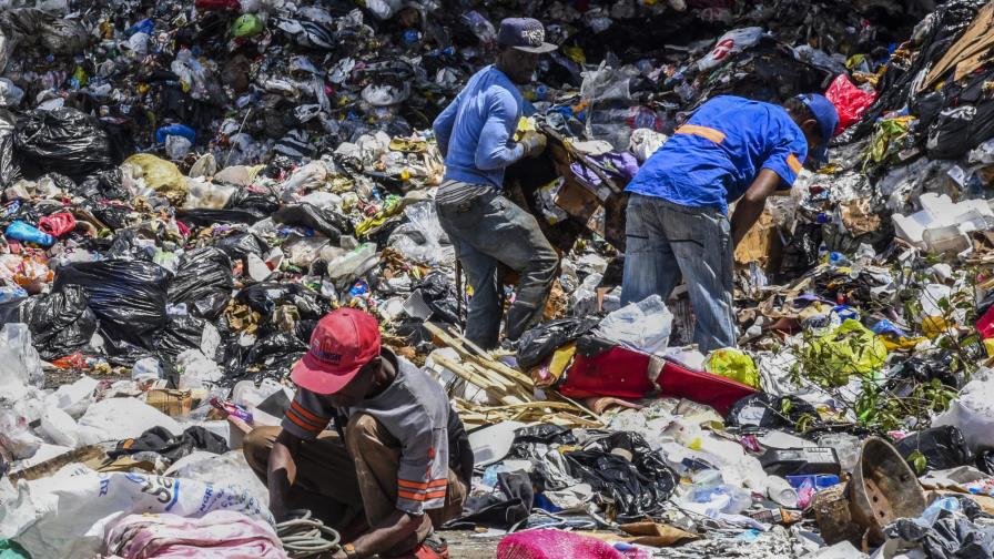 PRM advierte Gobierno puede actuar en Duquesa si amenaza salud pública