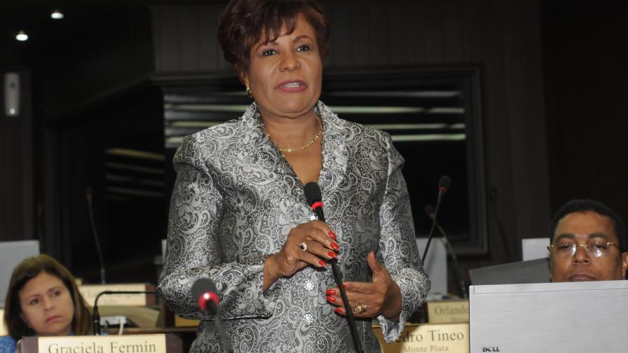 Diputados conforman comisión para investigar denuncia de Josefa Castillo Diputados conforman comisión para investigar denuncia de Josefa Castillo