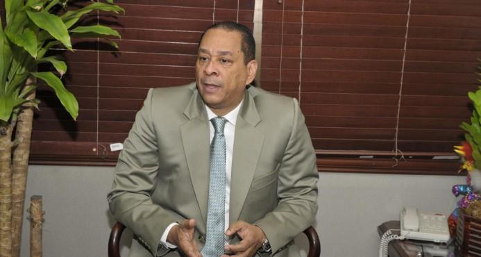 Superintendente de Bancos dominicano preside reunión regional en Panamá