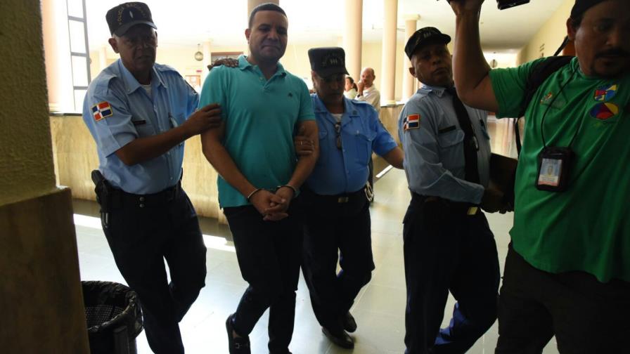 Fuerza Aérea dice que arma que usó Padilla Núñez en la muerte Delcy Yapor no es de la institución Fuerza Aérea dice que arma que usó Padilla Núñez en la muerte Delcy Yapor no es de la institución