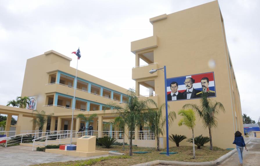 Presidente Medina entrega escuela en Pedro Brand para 770 estudiantes