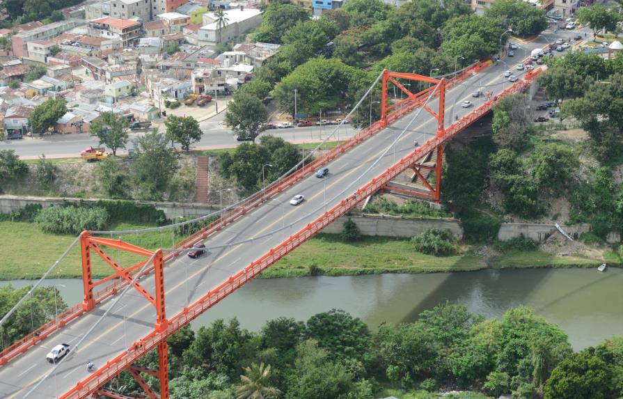 MOPC cerrará puente Hermanos Patiño en Santiago para remover su carpeta asfáltica